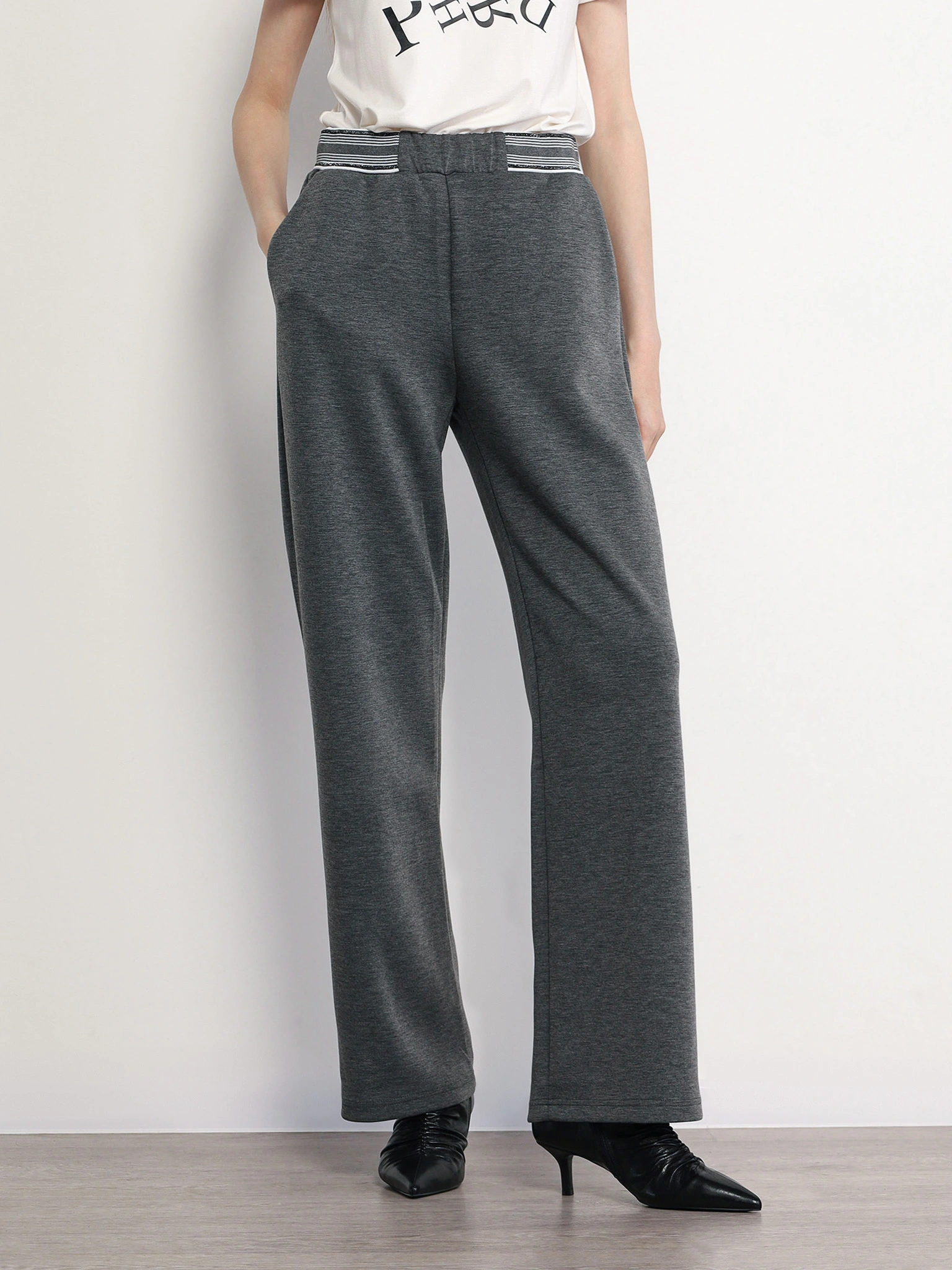 Брюки трикотажные расклешенного кроя с эластичным поясом